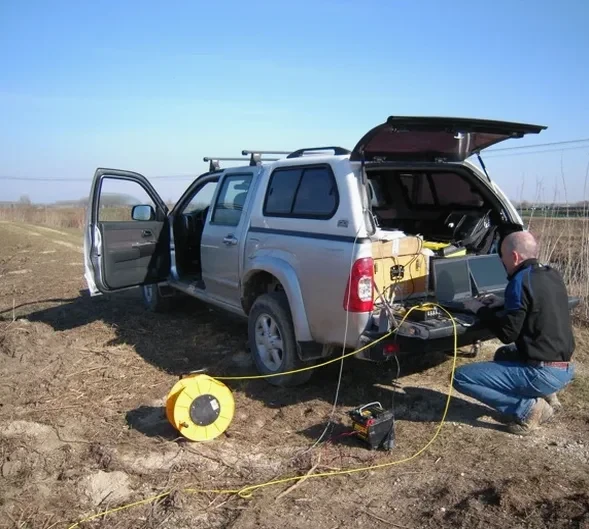 Seismic Tomography Surveys in Sunnyvale: Refraction & Reflection Imaging